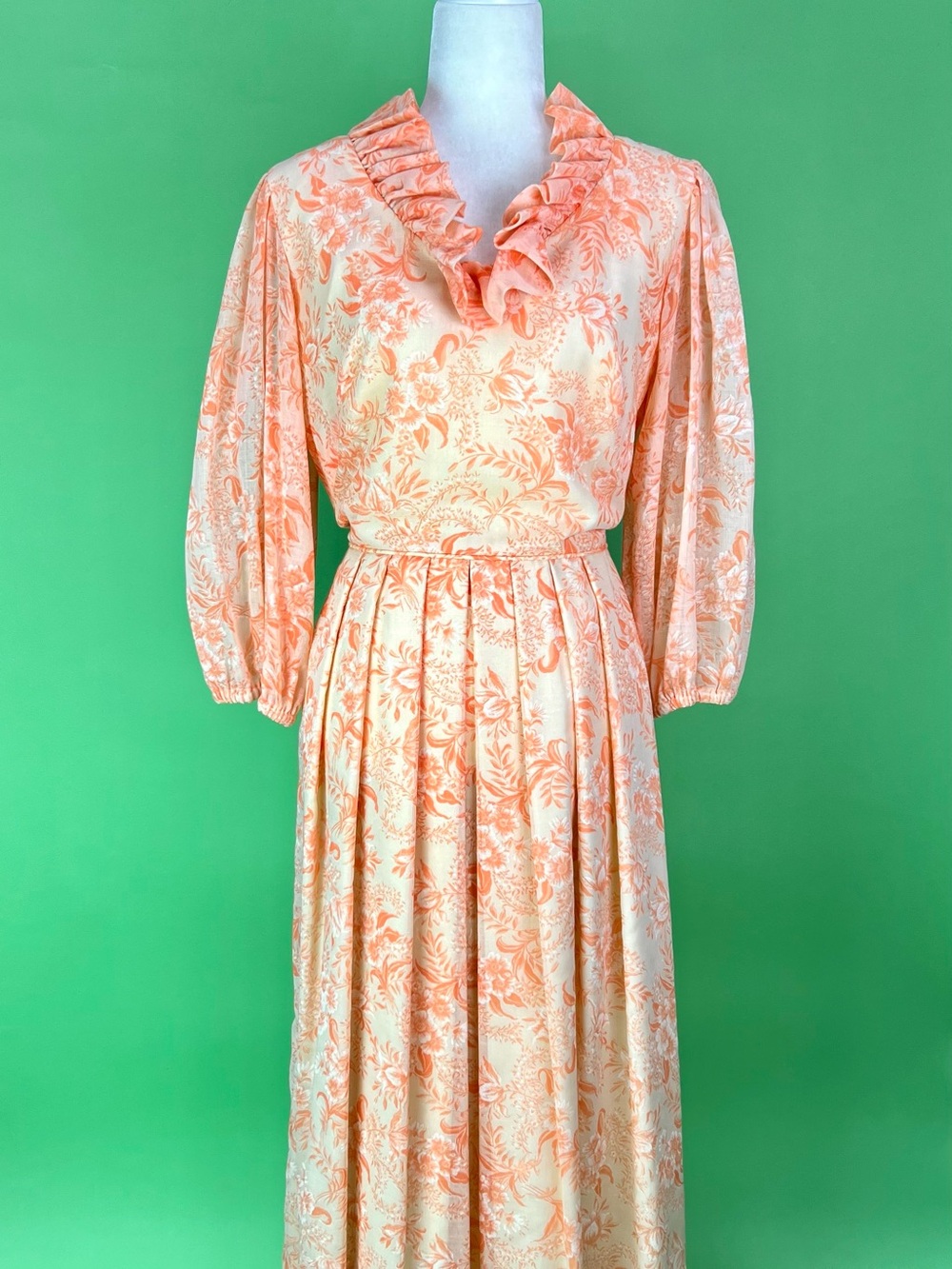 Vintage 70s Peach Floral Maxi Dress with Ruffle Collar Cottagecore Gown Size S/M